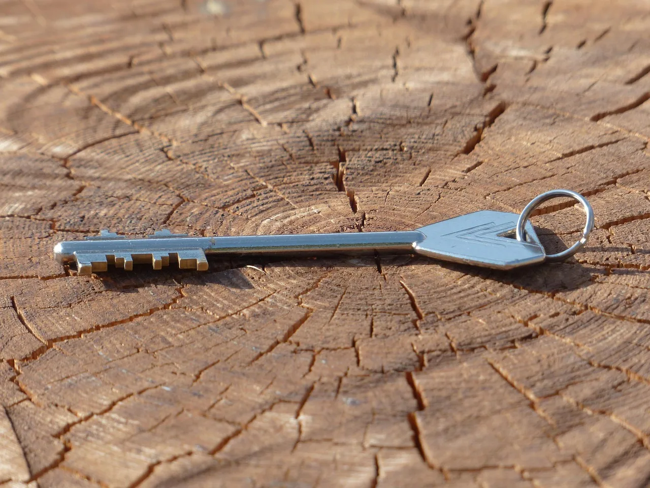 key, safe key, door key, to open, make up, blade, access, shut down, secret, individually, tool, metal, mysterious, silver, shine, beard, keys, room key, security, unlock, lock, close up, close to, castle, key collection, key, key, key, make up, security, unlock, unlock, unlock, unlock, unlock. How a locksmith business turns customers into referrals