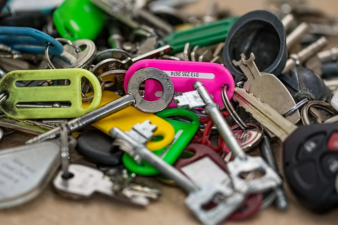 keys, open locks, security, unlock, secure, bunch, pile, heap, access, safety, protection, car key, house key, keyring, keychain, confusion, confused, keys, keys, keys, keys, keys, unlock, unlock, access, access, access, car key, keyring, keychain, confusion, confusion, confusion, confused, confused, confused, confused, confused. Price locksmith services: five margin leaks to audit