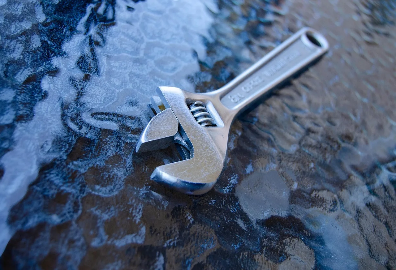 hardware, tool, wrench, metal tool, workshop, hardware store, wrench, wrench, wrench, wrench, wrench, workshop, hardware store. Setting up a locksmith business: the equipment checklist