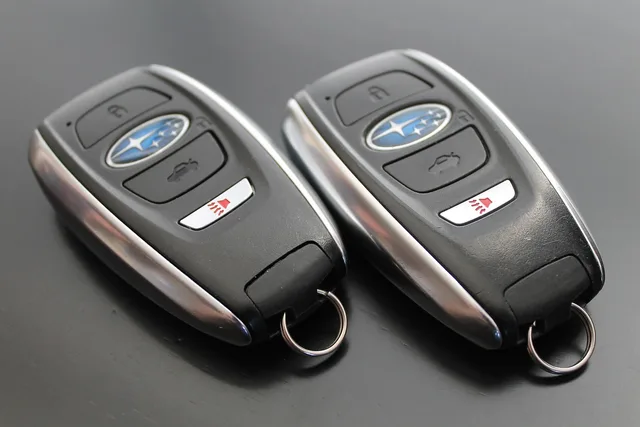 car, car wallpapers, key, key ring, keyless access, subaru, gray key. 6 things about locksmith hiring and training worth your time