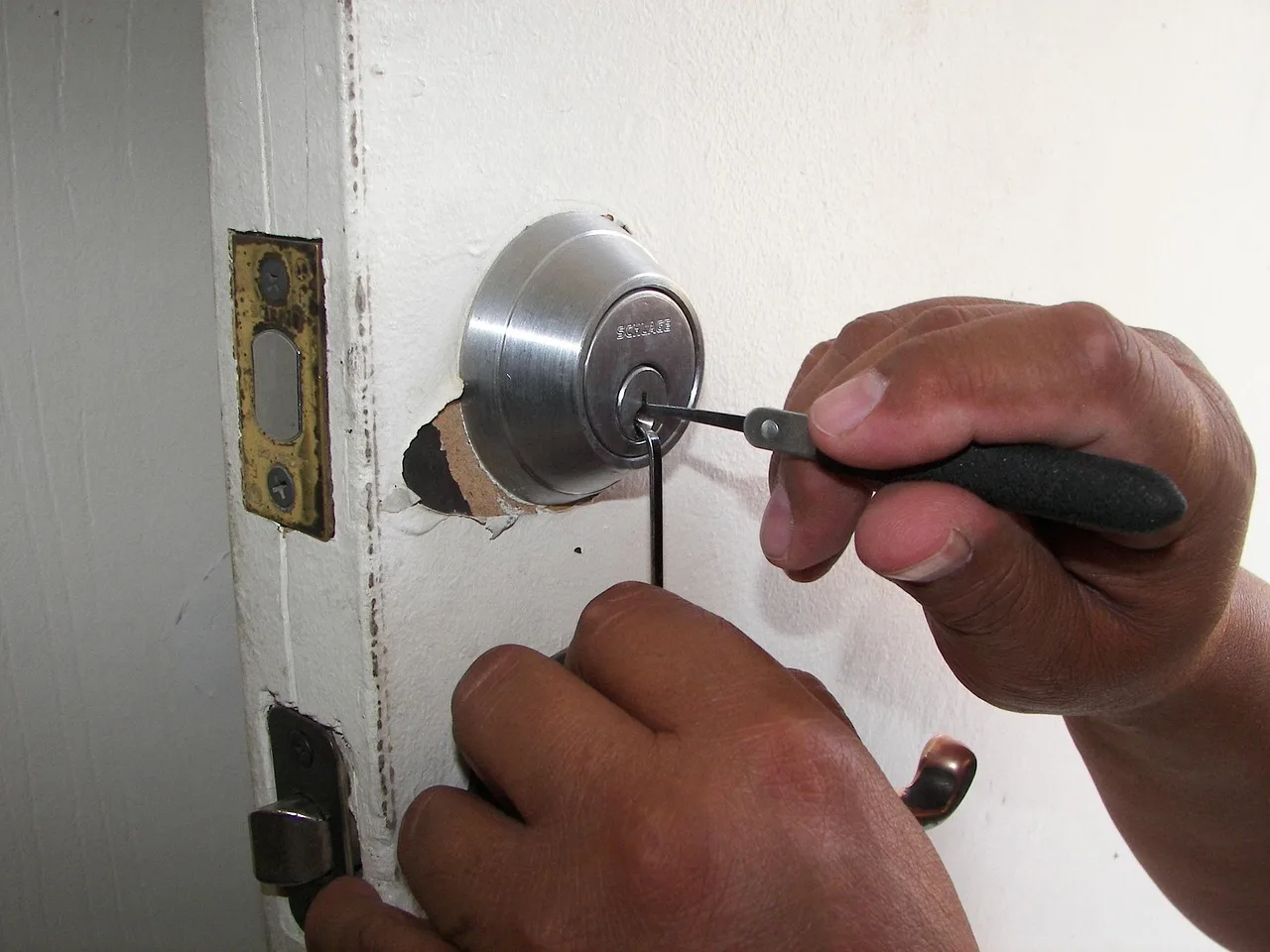 locksmith, locks, unlock, open, security, key, pick, access, safety, protection, secure, home, house, business, locksmith, locksmith, locksmith, locksmith, locksmith. Texas and Florida Locksmith Licensing Rules: Lock Pickers, Alarms and Local Permits