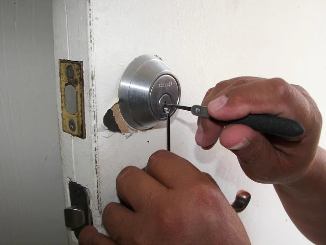 locksmith, locks, unlock, open, security, key, pick, access, safety, protection, secure, home, house, business, locksmith, locksmith, locksmith, locksmith, locksmith. Texas and Florida Locksmith Licensing Rules: Lock Pickers, Alarms and Local Permits
