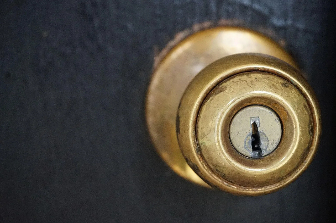 door knob, door, knob, key hole, key, front door, blue door, blue key, door knob, door knob, door knob, door knob, door knob. What a Locksmith Service Call Costs by State, Compared