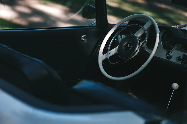 steering wheel, mercedes, automobile, dare, cockpit, antique car, interior car, steering wheel, mercedes, mercedes, mercedes, mercedes, mercedes. Locksmith Business Operations: Van Safety Guide