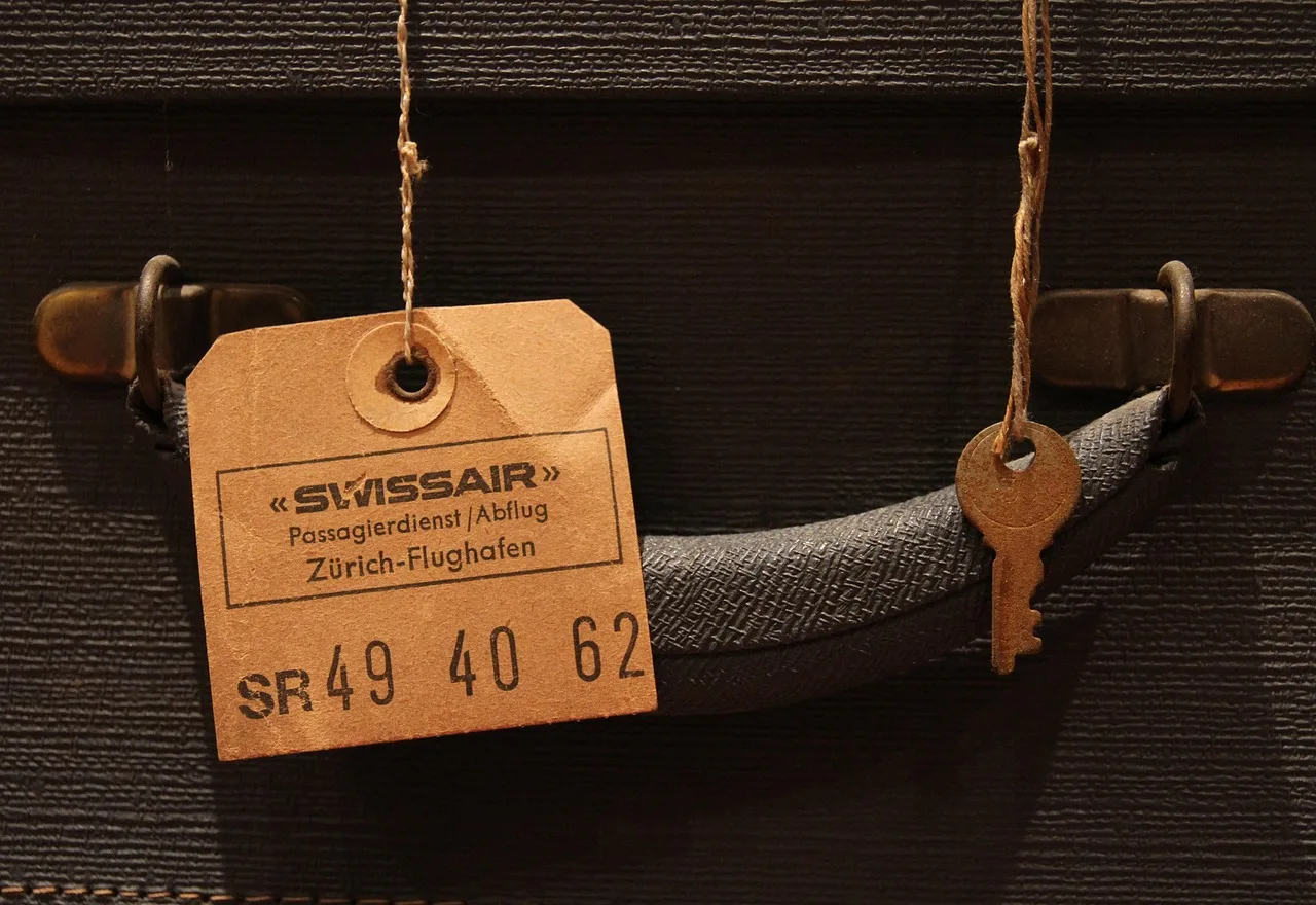 luggage tag, key, old, vintage, retro, suitcase, label, brown retro, brown key, luggage tag, luggage tag, luggage tag, luggage tag, luggage tag, label. What a locksmith business hire must learn in the first weeks